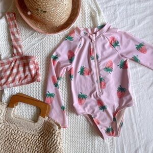 Strawberry zip-up long sleeve toddler swimsuit - size 18 months Old Navy summer